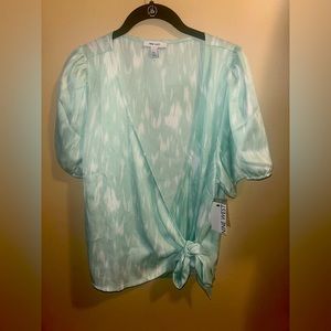 NWT- Size XXL wrap top Nine West